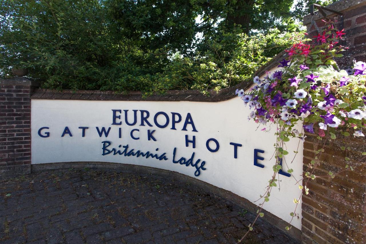 Europa Gatwick Hotel & Spa Crawley  Extérieur photo